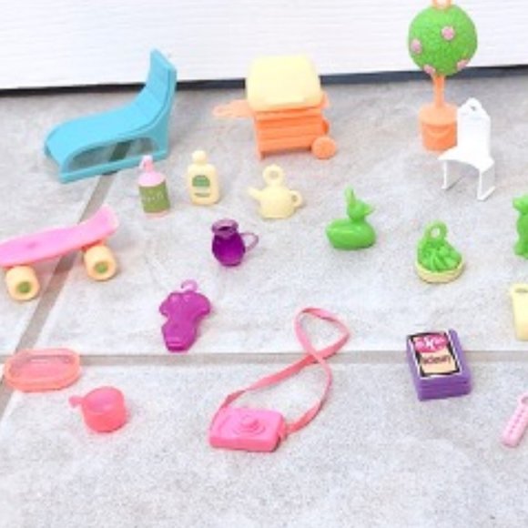 VINTAGE LIKE NEW Doll Accessories Furnitures - Picture 5 of 6